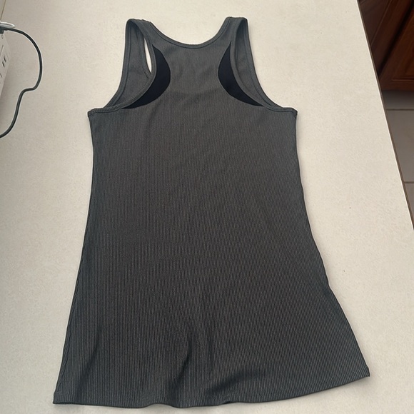 Under armour black/charcoal tank - Picture 3 of 3